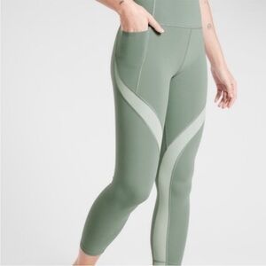Athleta Salutation Stash light green leggings, Med